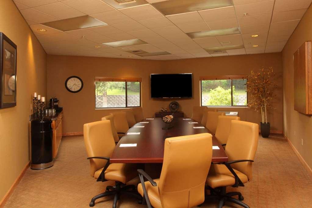 Hampton Airport Hotel