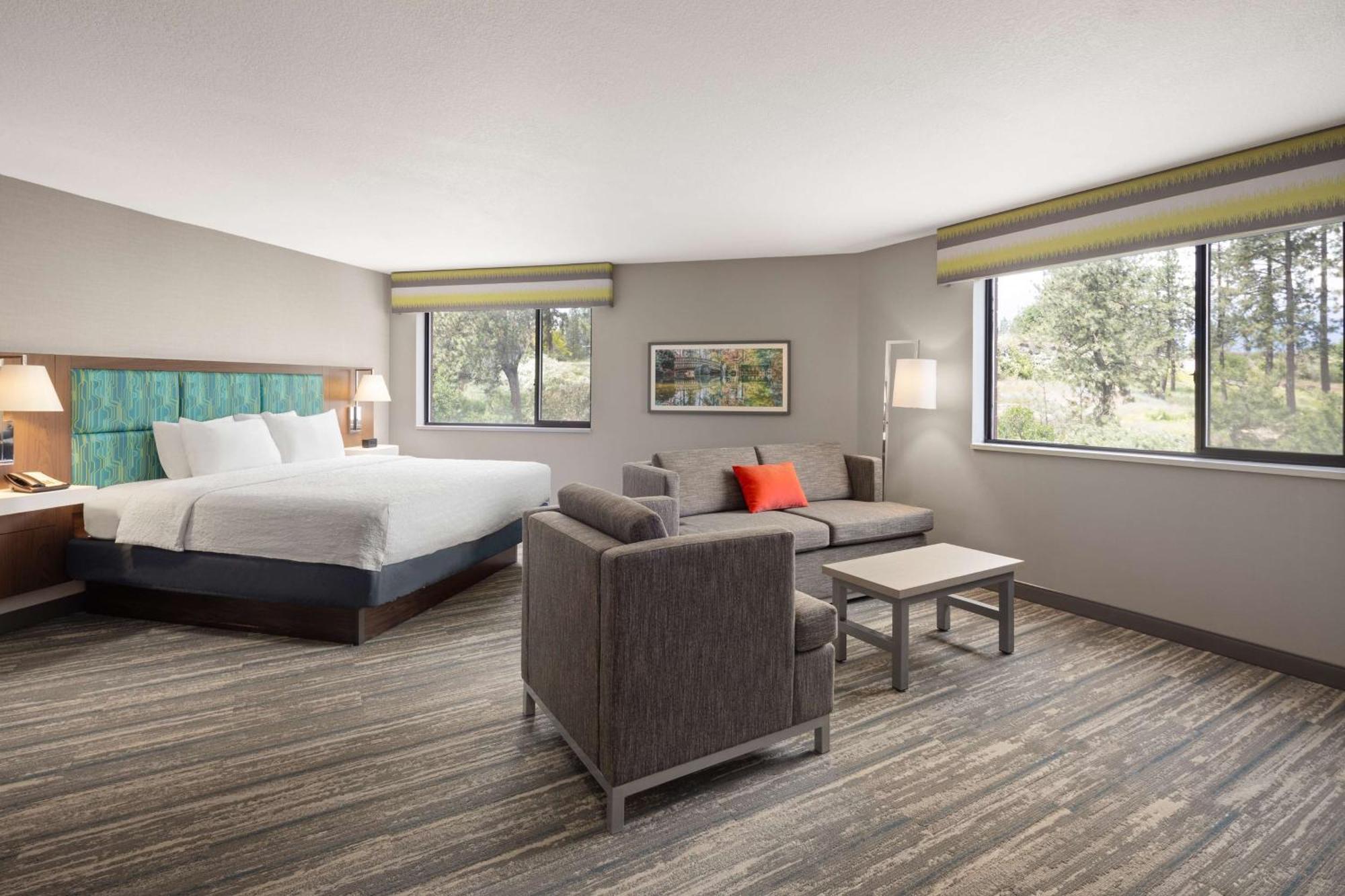 Hotel Hampton Airport