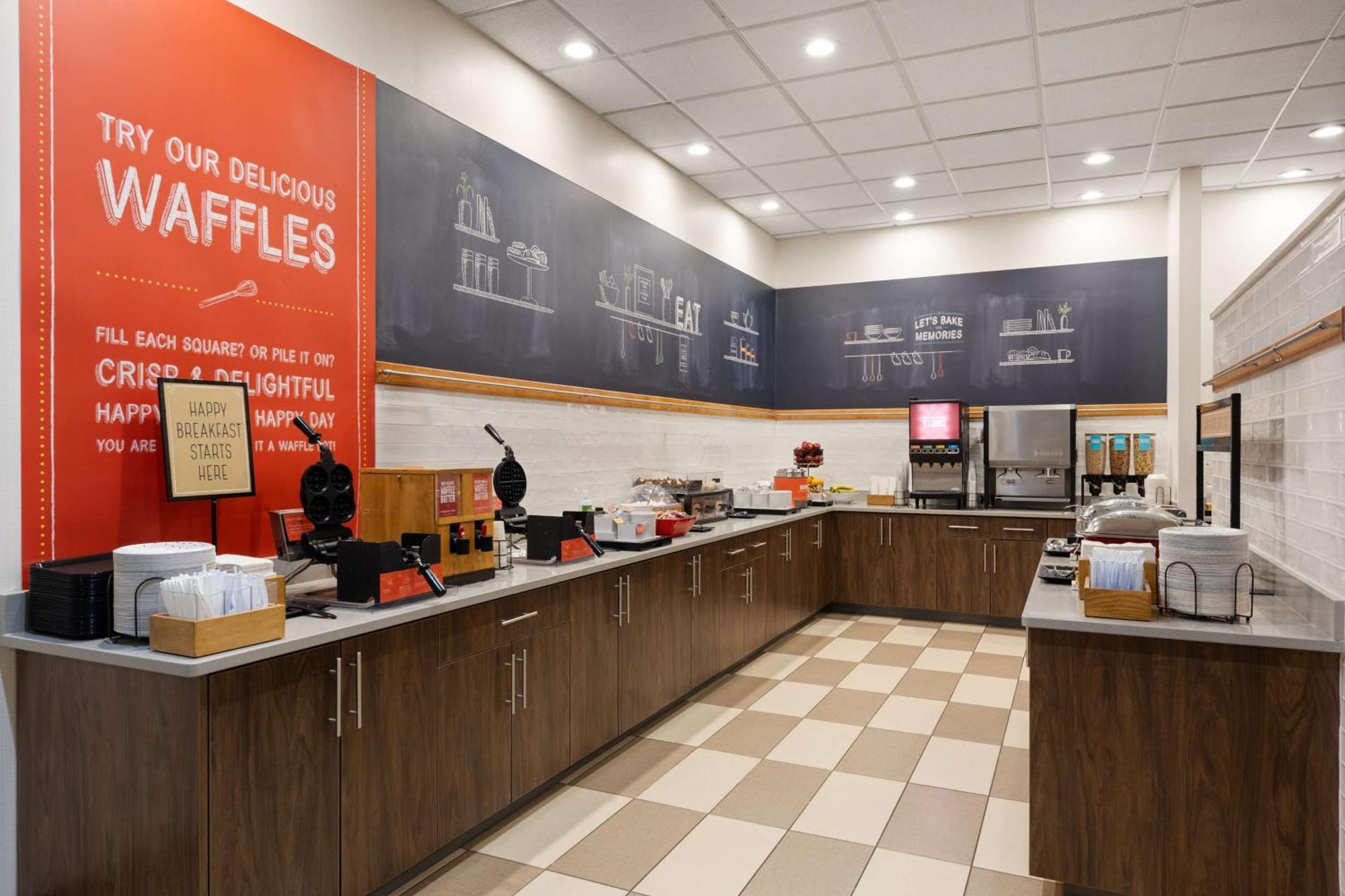 Hotel Hampton Airport 3*