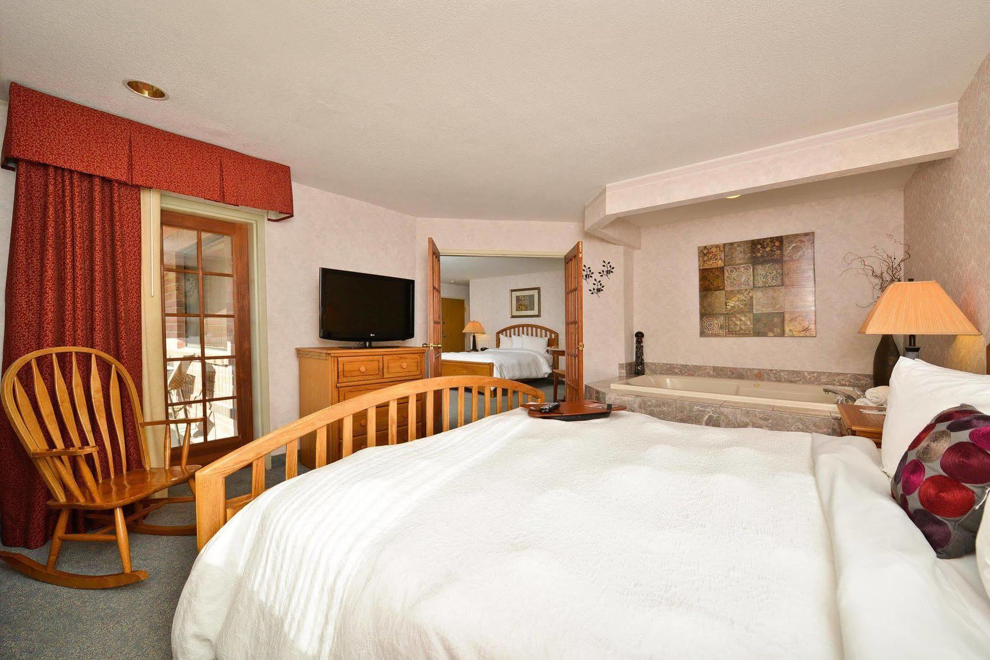 Hotel Hampton Airport 3*