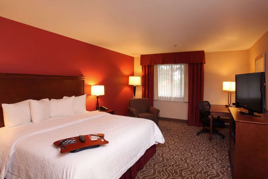 Hampton Airport 3*